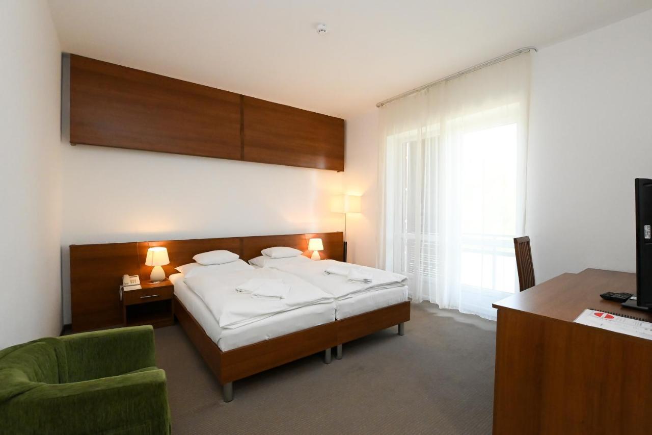 Hotel Kelep โทไก ภายนอก รูปภาพ